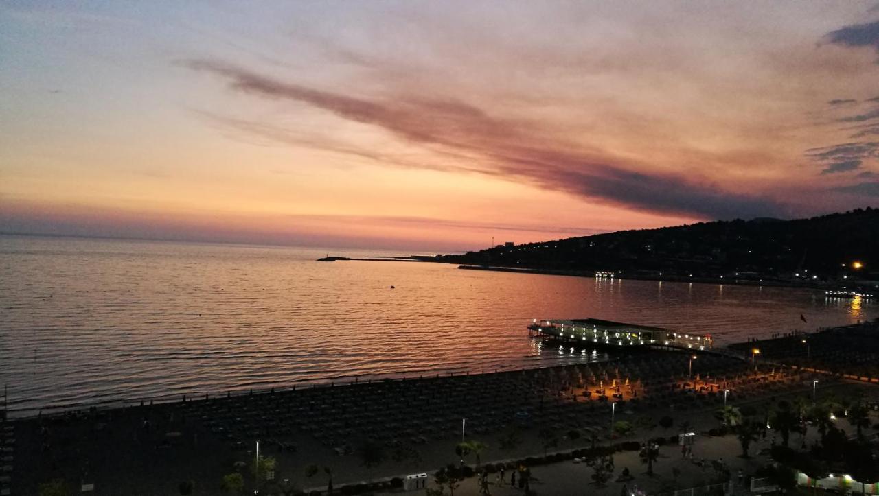 Nada Seaview Apartment Shëngjin Екстериор снимка